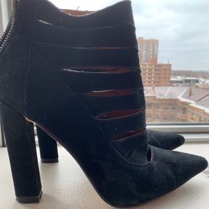 Like-New Steve Madden Booties